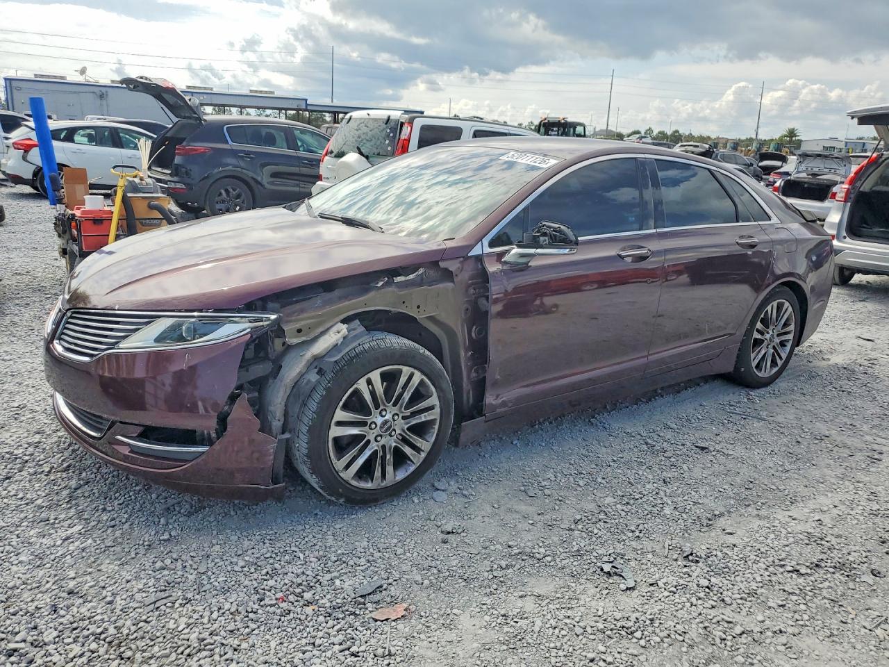 2013 Lincoln MKZ, VIN 3LN6L2G92DR818252 — Front end