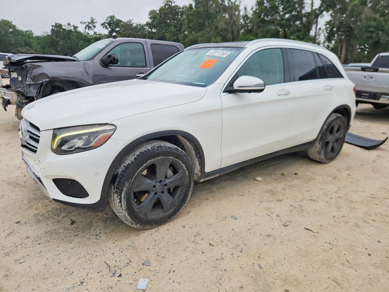 2019 Mercedes-Benz GLC 300, VIN WDC0G4JB1K1000082 — Side