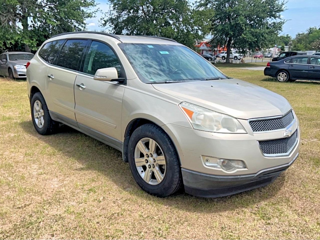 2011 Chevrolet Traverse 1LT, VIN 1GNKRGED4BJ137479 — Ранее повреждён
