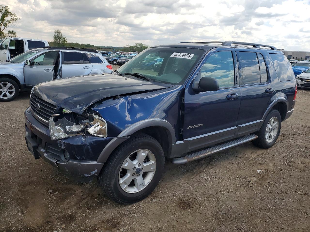 2002 Ford Explorer XLT, VIN 1FMZU73K92UD44693 — Front end