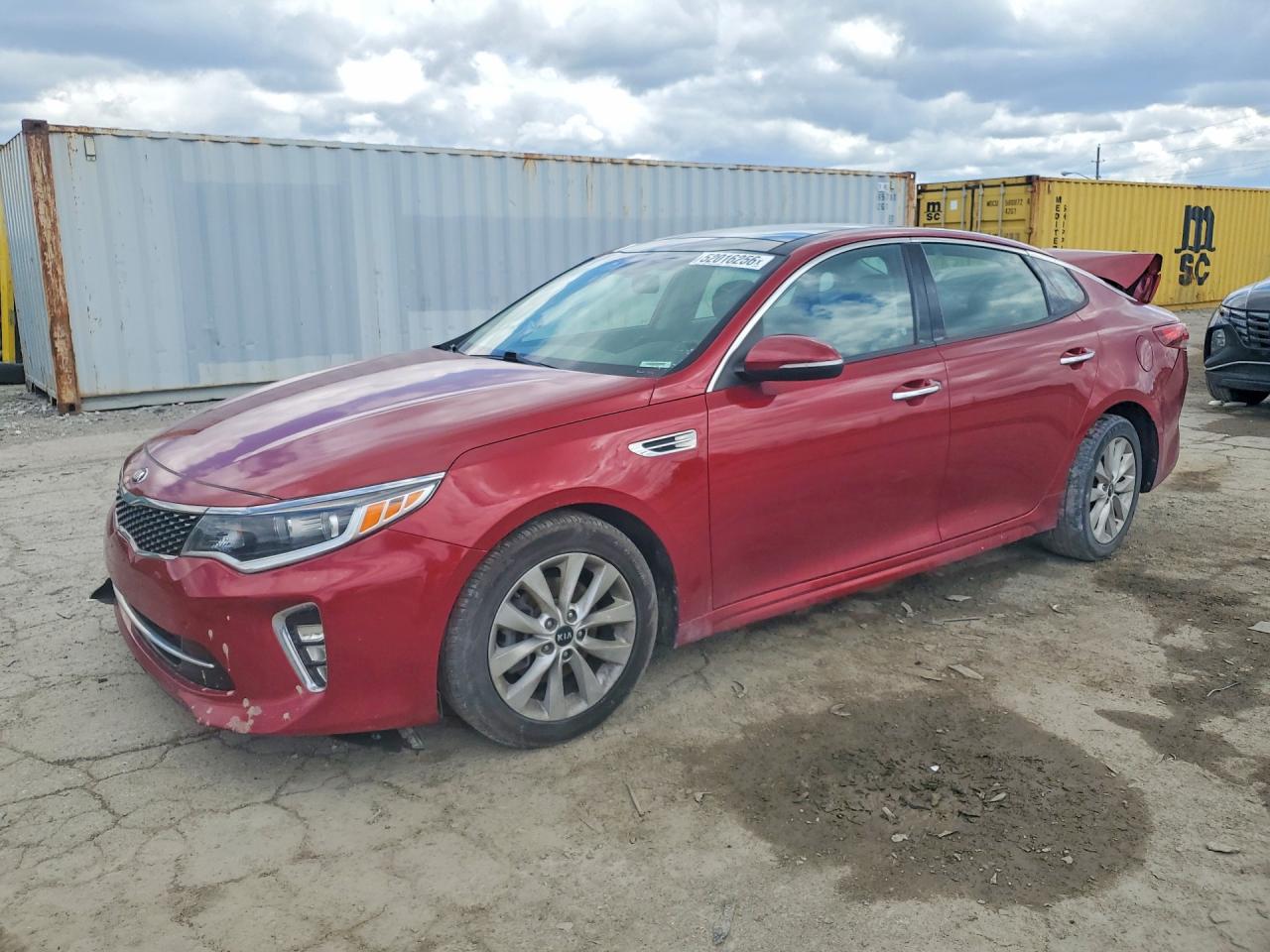 2018 Kia Optima S, VIN 5XXGT4L35JG237053 — Зад