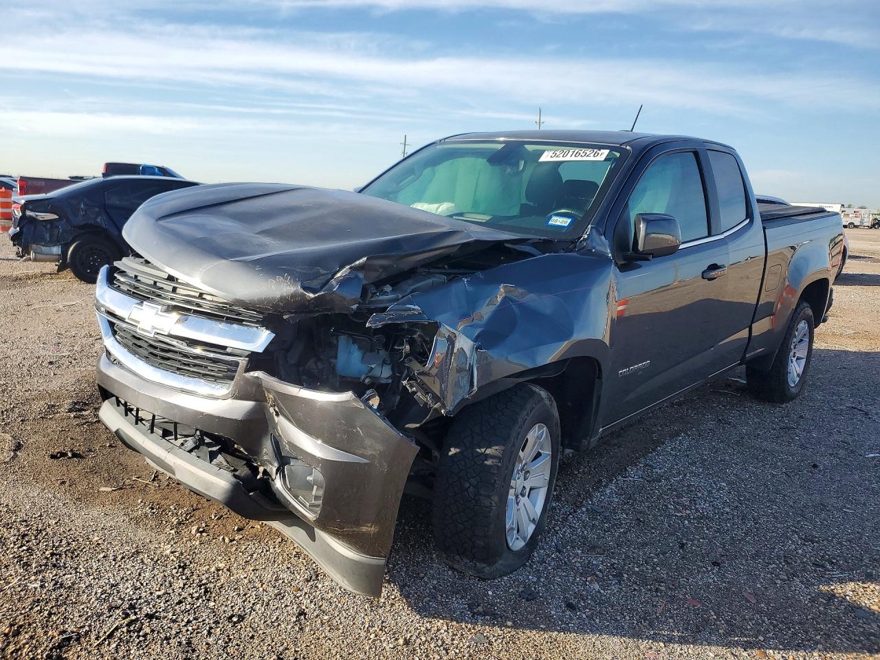 2016 Chevrolet Colorado 2WD LT, VIN 1GCHSCEAXG1133546 — Front end