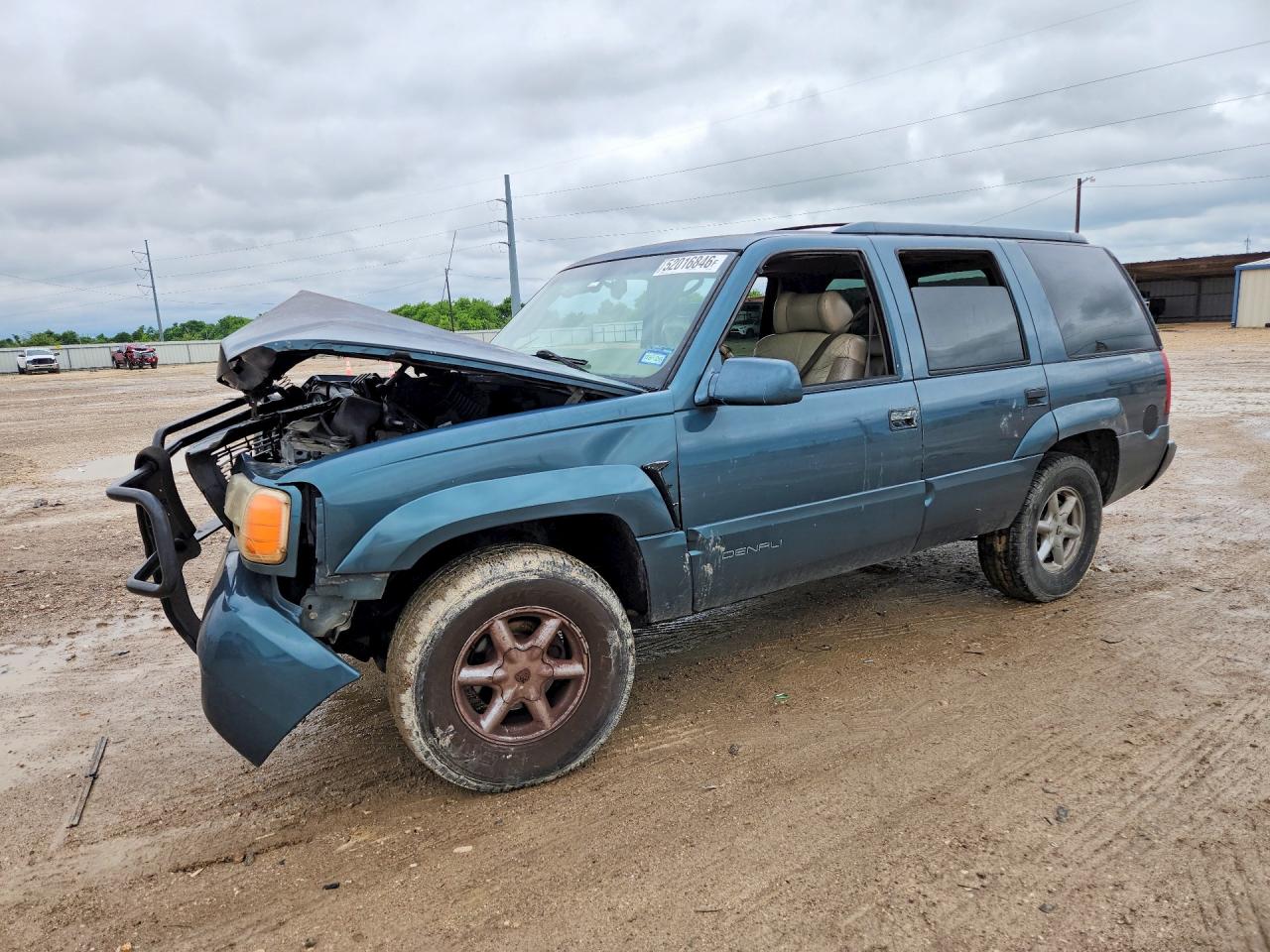 1999 GMC Denali, VIN 1GKEK13R3XR913491 — Front end