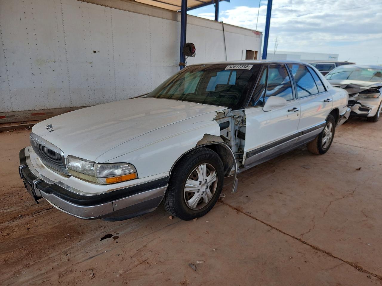 1993 Buick Park Avenue, VIN 1G4CW53L4P1633499 — Front end