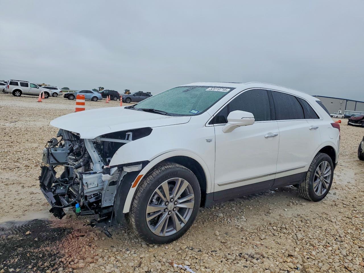 2025 Cadillac XT5 FWD Premium Luxury, VIN 1GYKNCRS4SZ154722 — Перед