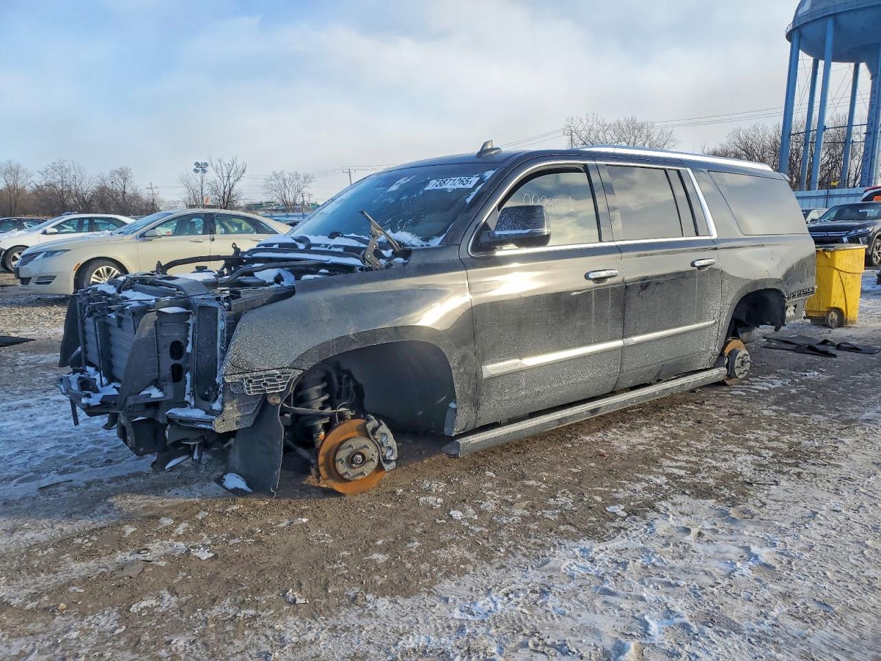 2018 Cadillac Escalade ESV Premium Luxury, VIN 1GYS4JKJ7JR181842 — Vandalism