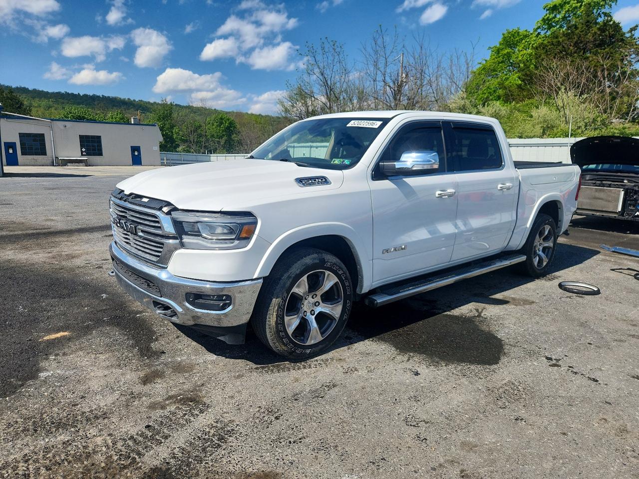 2020 Ram 1500 Laramie, VIN 1C6SRFJT6LN353464 — Front end