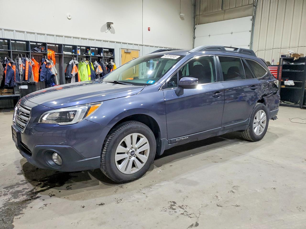 2016 Subaru Outback Premium, VIN 4S4BSAFC0G3345348 — Rear end