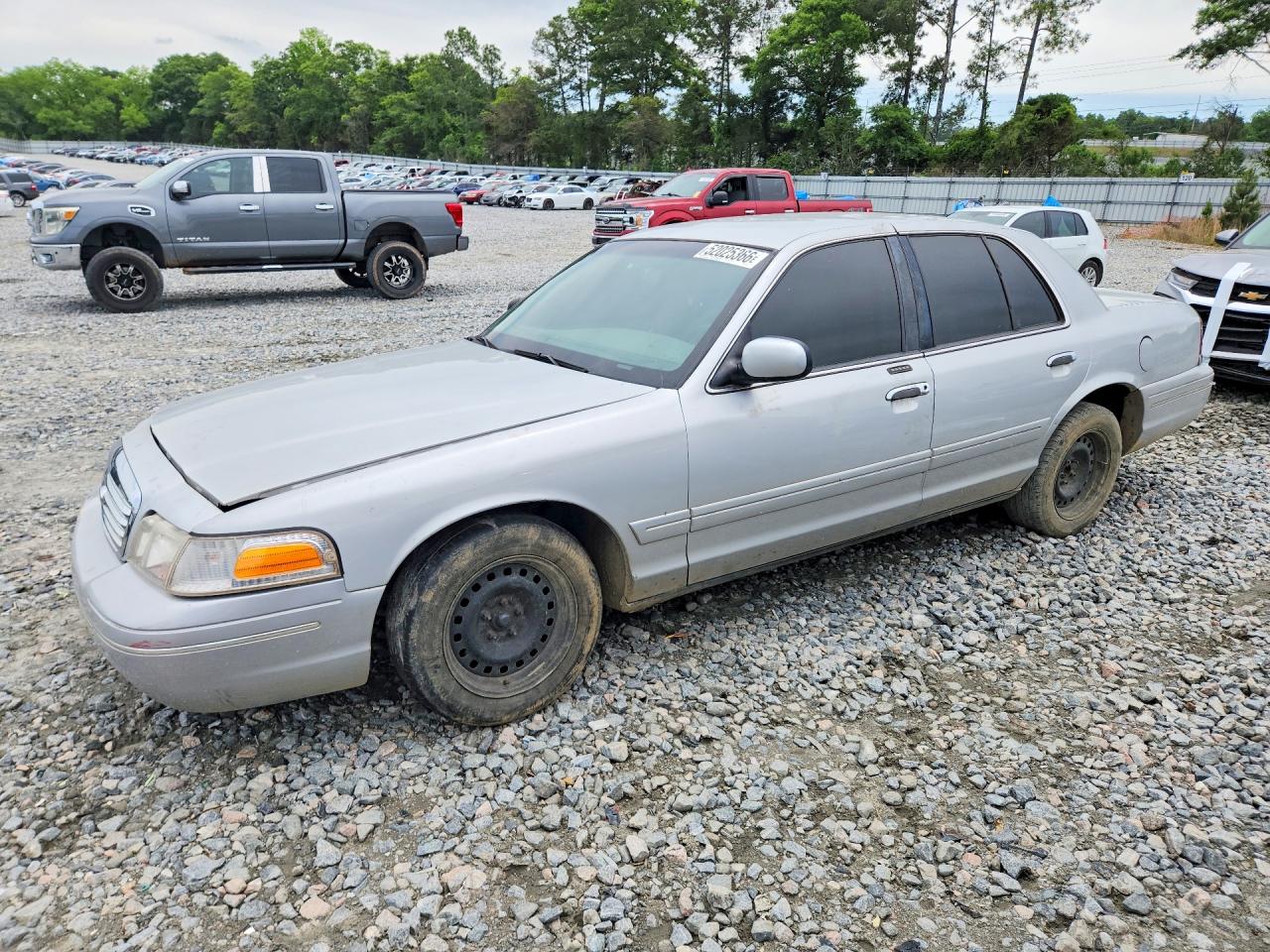 2001 Ford Crown Victoria, VIN 2FAFP73W61X131912 — Rear end