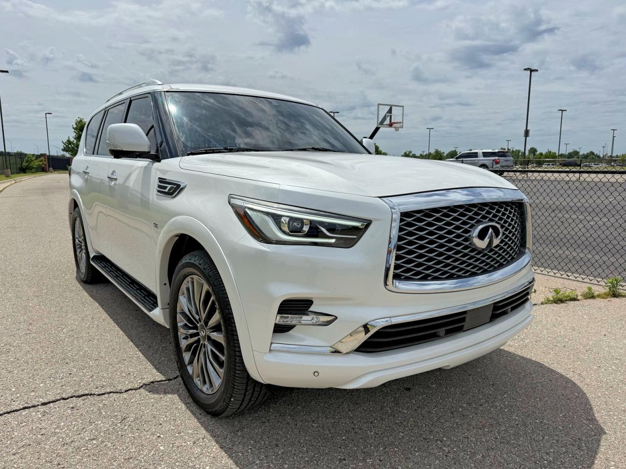 2019 Infiniti QX80 Luxe, VIN JN8AZ2NF2K9682725 — Мелкие вмятины и царапины