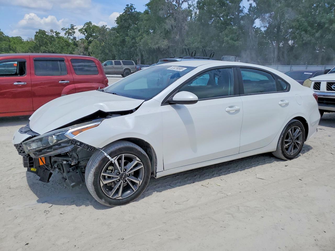 2023 Kia Forte LXS, VIN 3KPF24AD2PE608570 — Front end