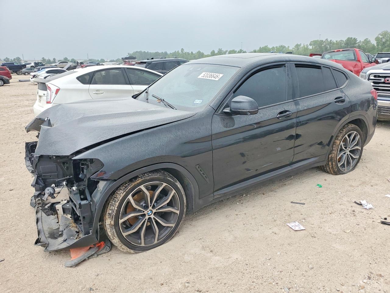 2019 BMW X4 xDrive30i, VIN 5UXUJ3C59KLG54294 — Front end