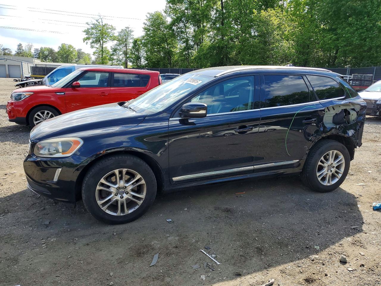 2015 Volvo XC60 T5 Drive-E Premier, VIN YV440MDB5F2613567 — Rear end