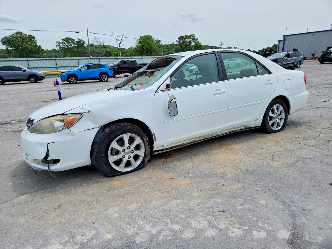 2004 Toyota Camry LE, VIN JTDBE32K640265165 — Roof
