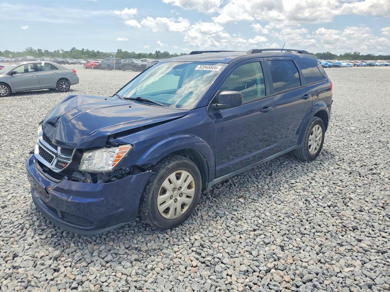 2017 Dodge Journey SE, VIN 3C4PDCAB3HT590231 — Front end