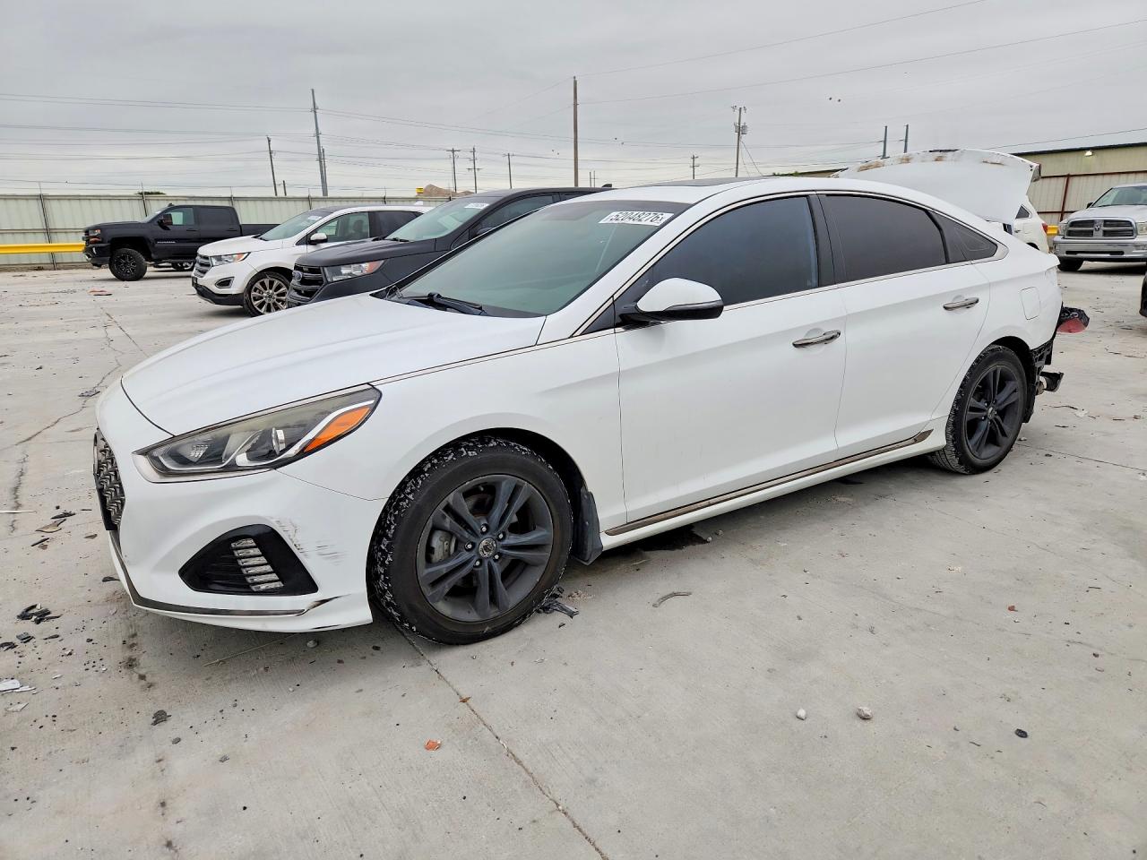 2018 Hyundai Sonata Sport, VIN 5NPE34AF2JH633529 — Зад
