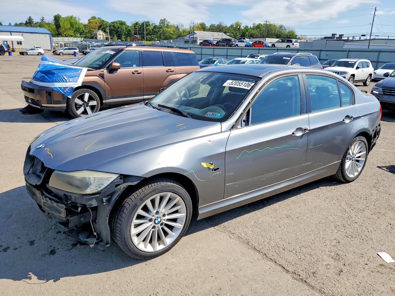 2011 BMW 3 Series 328i xDrive, VIN WBAPK5G58BNN82245 — Front end