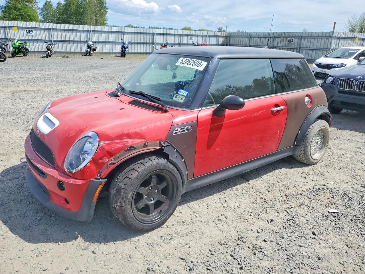 2005 MINI Hardtop S, VIN WMWRE33435TD91434 — Перед