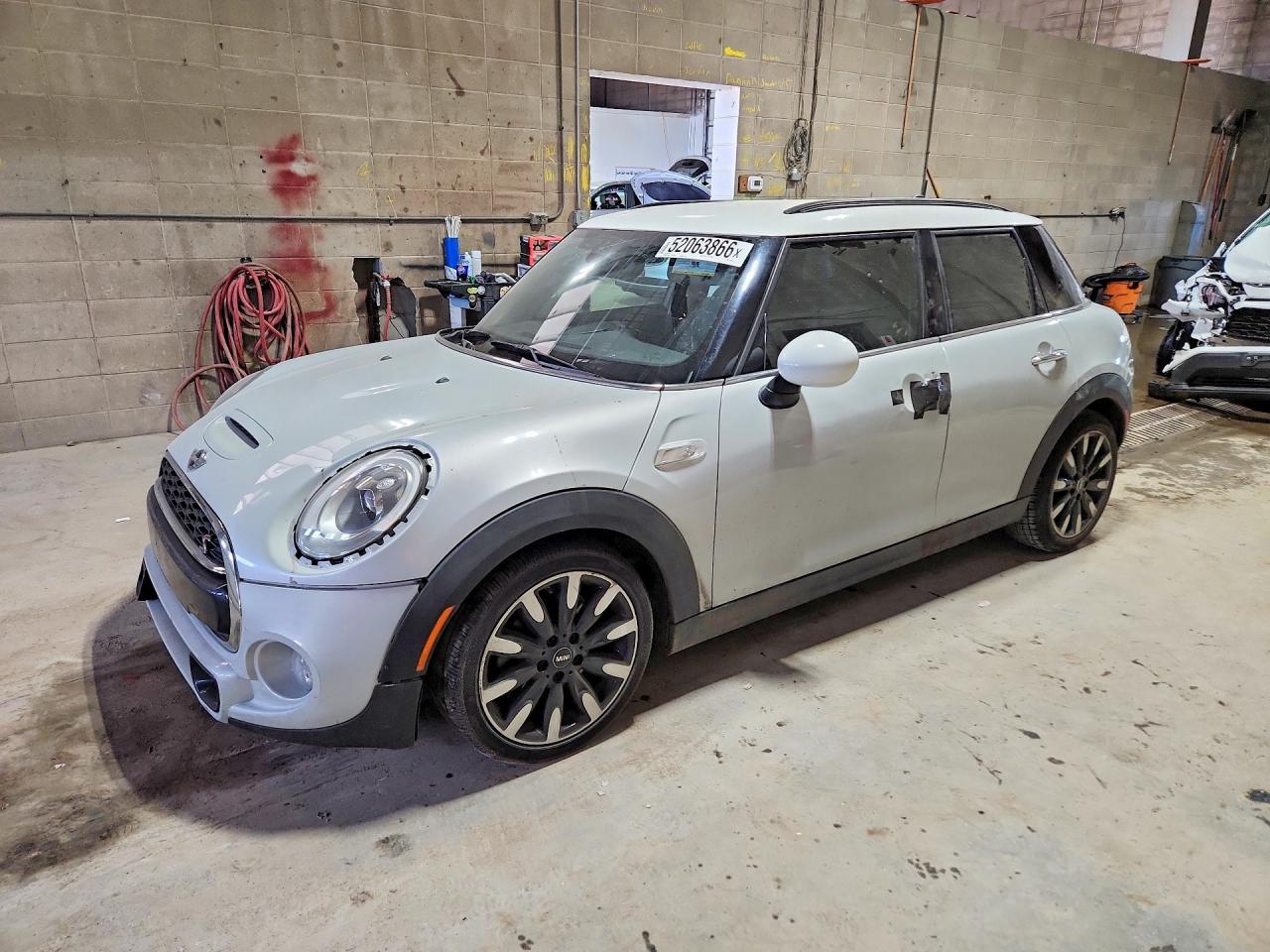 2017 MINI Hardtop 4 Door Cooper S, VIN WMWXU3C50H2D33178 — Vandalism