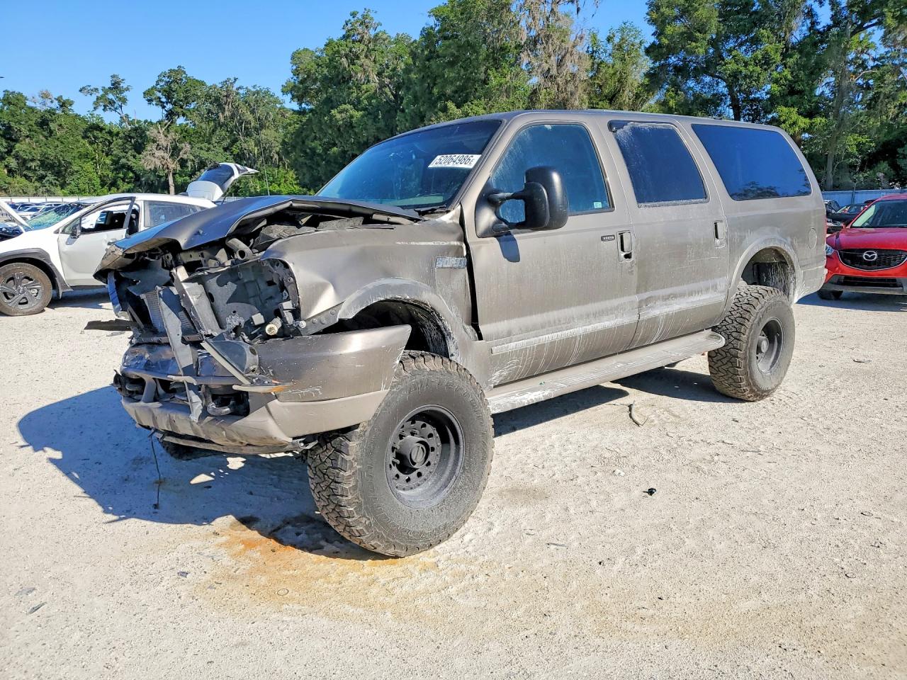 2003 Ford Excursion Limited, VIN 1FMSU43P03EC18178 — Front end