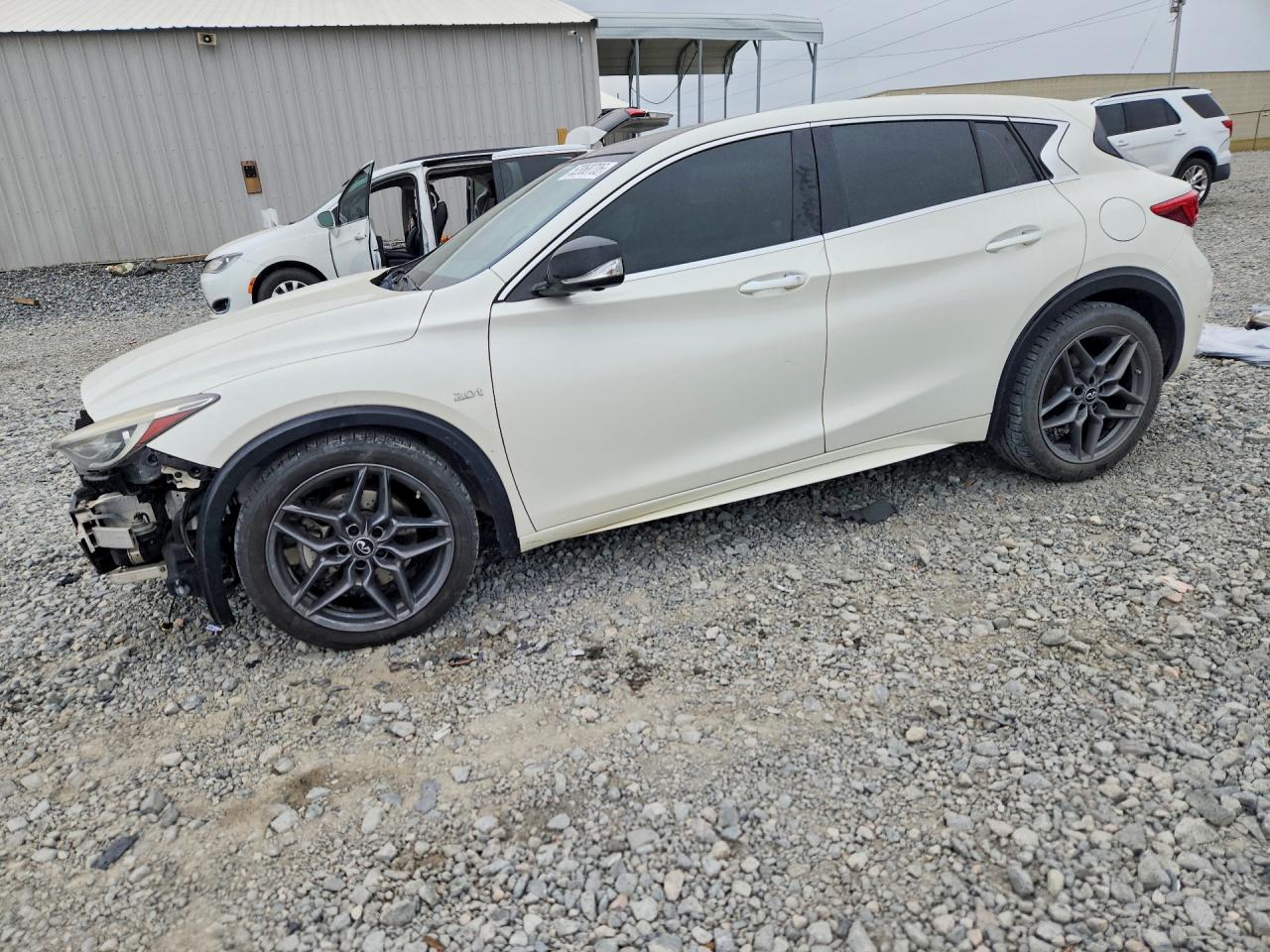 2018 Infiniti QX30 Sport, VIN SJKCH5CP2JA042092 — Front end