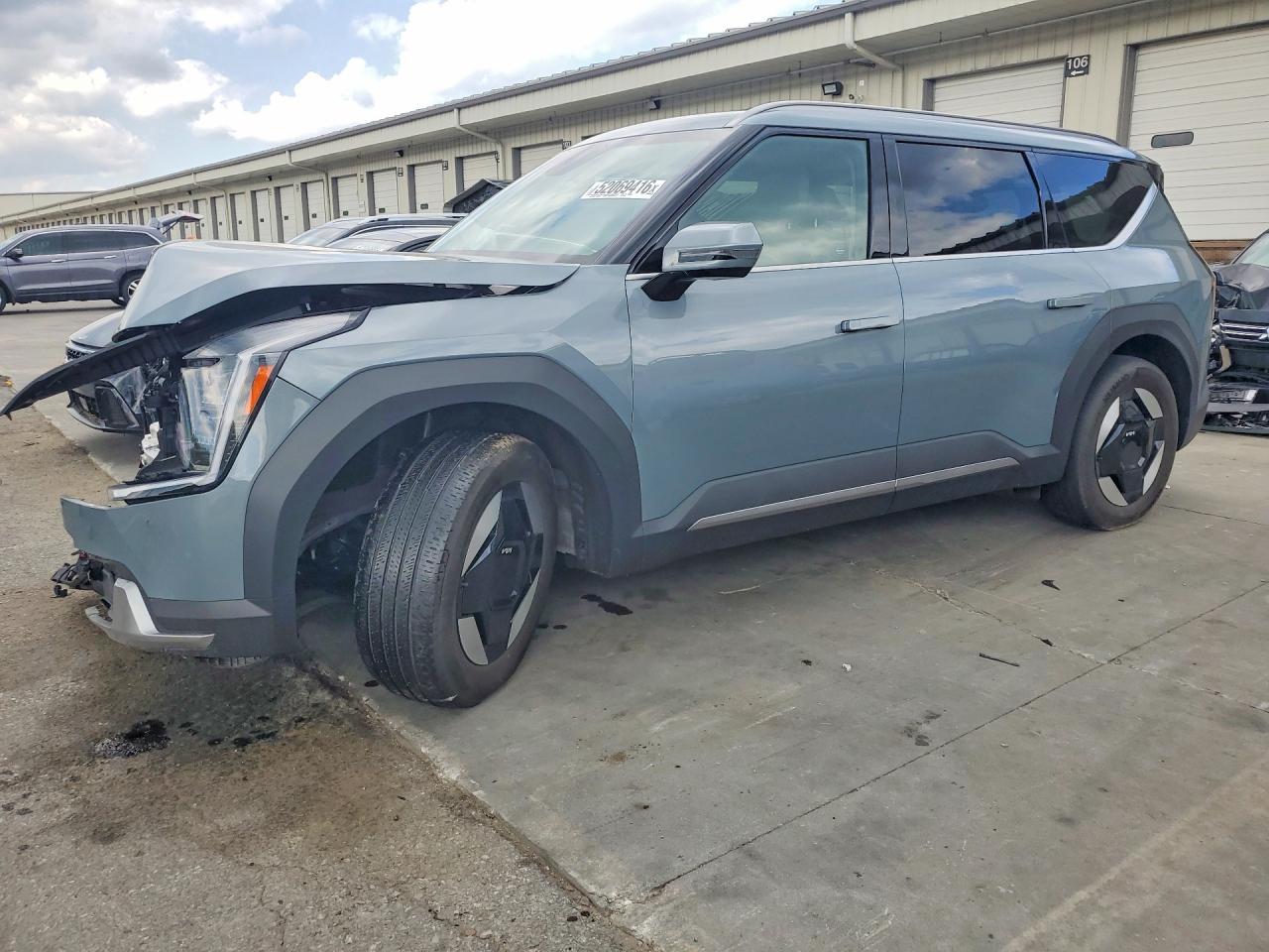 2024 Kia EV9 Wind, VIN KNDAFFS53R6037598 — Front end