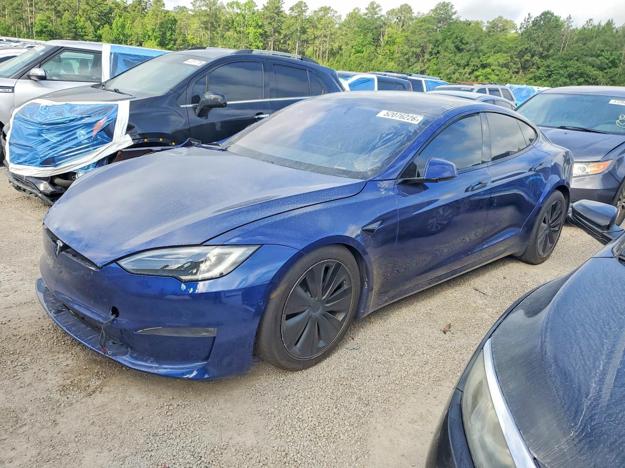 2022 Tesla Model S, VIN 5YJSA1E55NF476205 — Бок