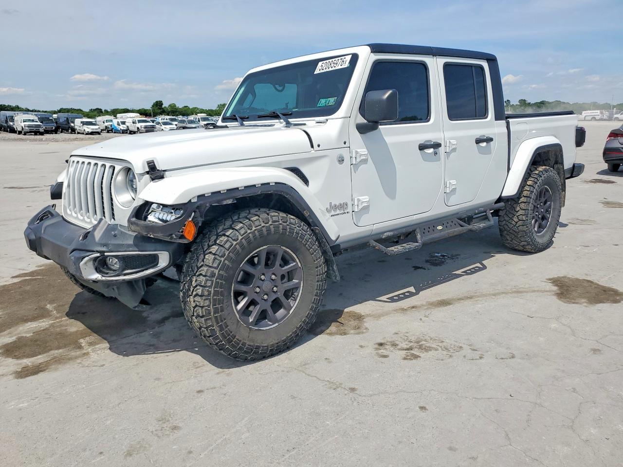 2023 Jeep Gladiator Overland, VIN 1C6HJTFG3PL525110 — Front end