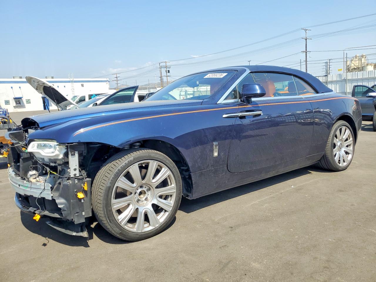 2017 Rolls-Royce Dawn, VIN SCA666D51HU102808 — Front end