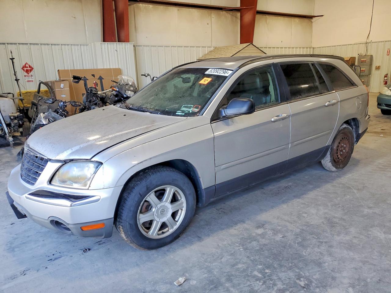 2006 Chrysler Pacifica Touring, VIN 2A8GF68486R648376 — Minor dents and scratches