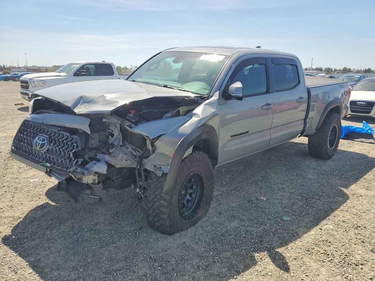 2019 Toyota Tacoma TRD Off Road, VIN 3TMDZ5BN0KM070742 — Front end