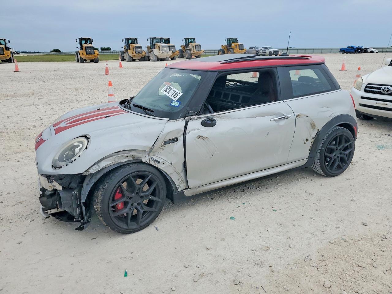 2017 MINI Hardtop John Cooper Works, VIN WMWXM9C3XH2F66003 — Front end