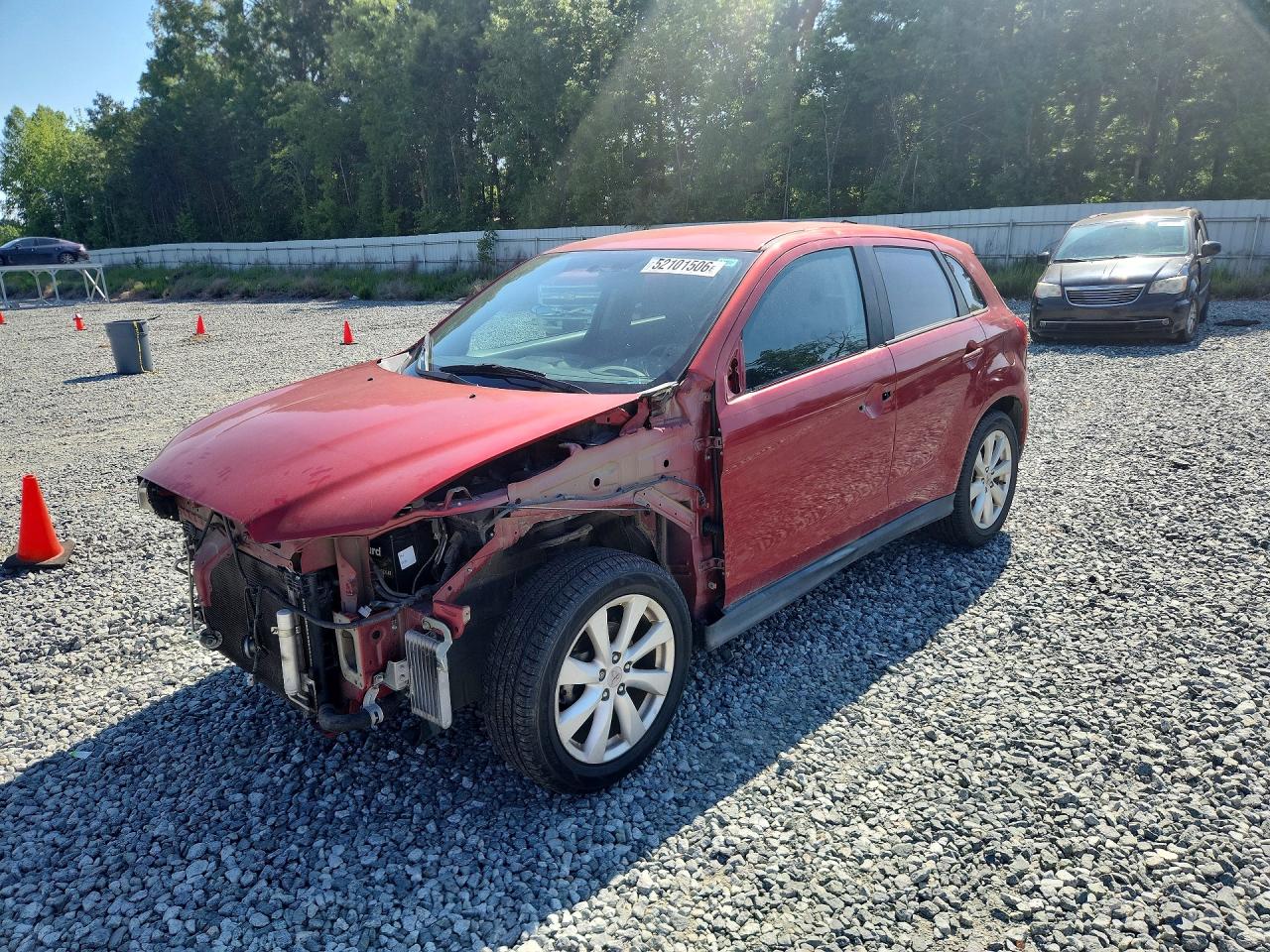 2013 Mitsubishi Outlander ES, VIN 4A4AP3AU3DE015533 — Front end