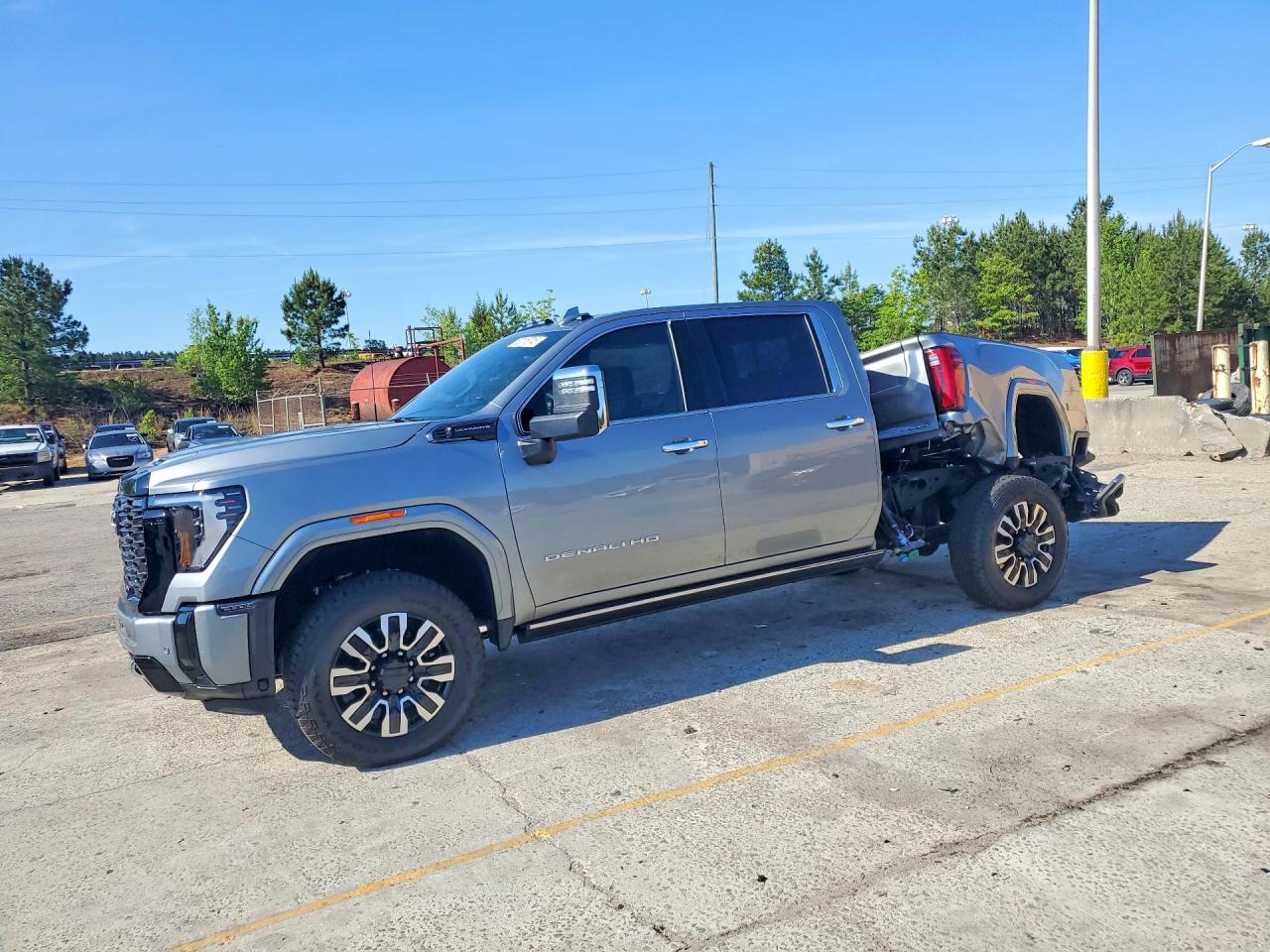 2026 GMC Sierra 2500HD Denali Ultimate, VIN 1GT4UXEY2TF202207 — Rear end