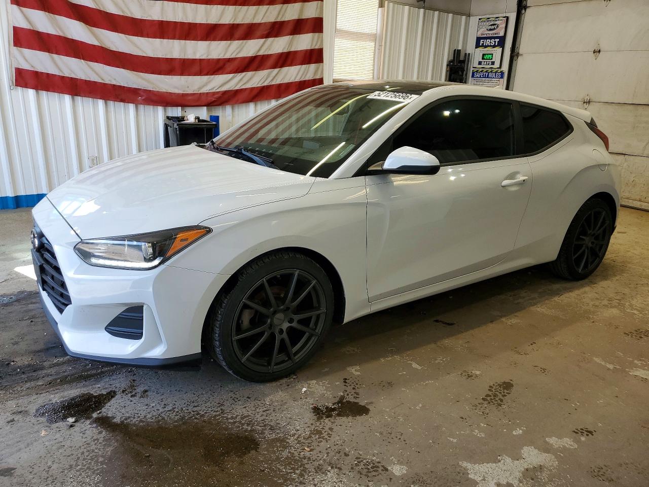 2019 Hyundai Veloster 2.0, VIN KMHTG6AF0KU011196 — Бок