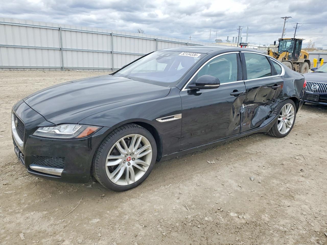 2017 Jaguar XF 35t Prestige, VIN SAJBK4BV3HCY47271 — Side