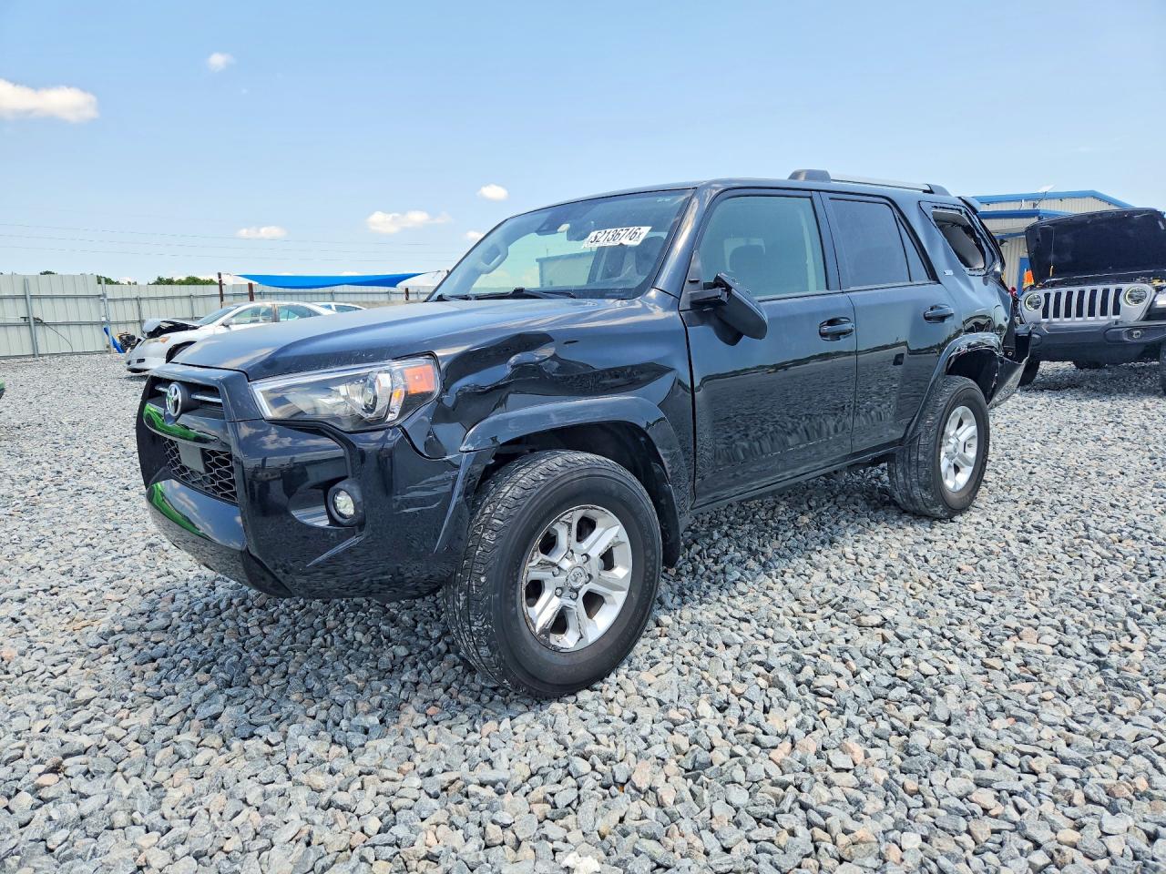 2021 Toyota 4Runner SR5, VIN JTEMU5JR1M5938254 — Side
