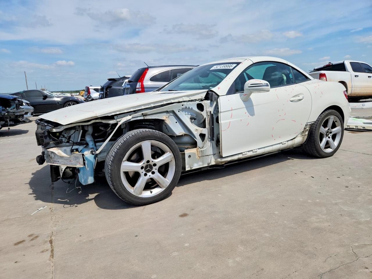 2012 Mercedes-Benz SLK 250, VIN WDDPK4HA5CF046444 — Front end
