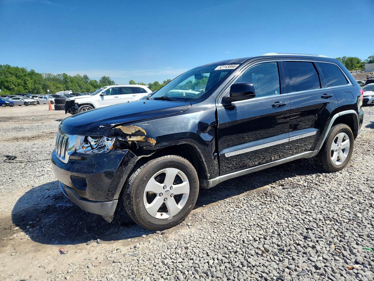 2011 Jeep Grand Cherokee Laredo, VIN 1J4RR4GG8BC641495 — Front end