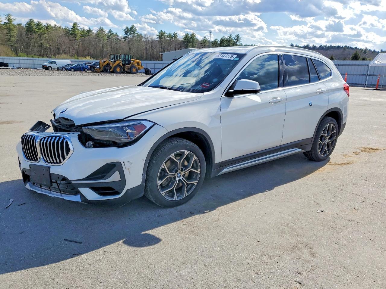2021 BMW X1 xDrive28i, VIN WBXJG9C01M5U27408 — Front end
