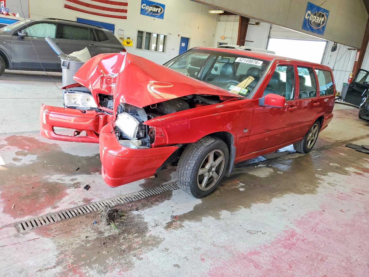 1999 Volvo V70, VIN YV1LW55A0X2621404 — Перед