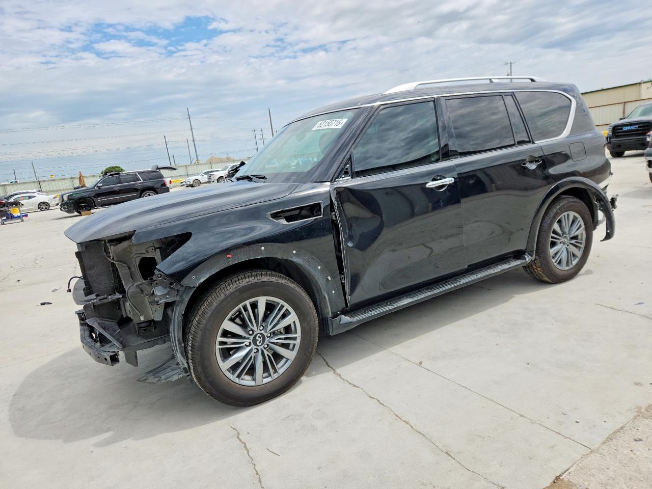 2021 Infiniti QX80 Luxe, VIN JN8AZ2AFXM9721022 — Front end