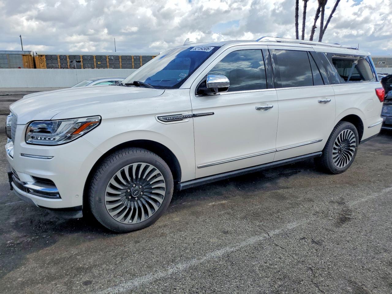 2018 Lincoln Navigator Black Label, VIN 5LMJJ3TT5JEL20890 — Roof