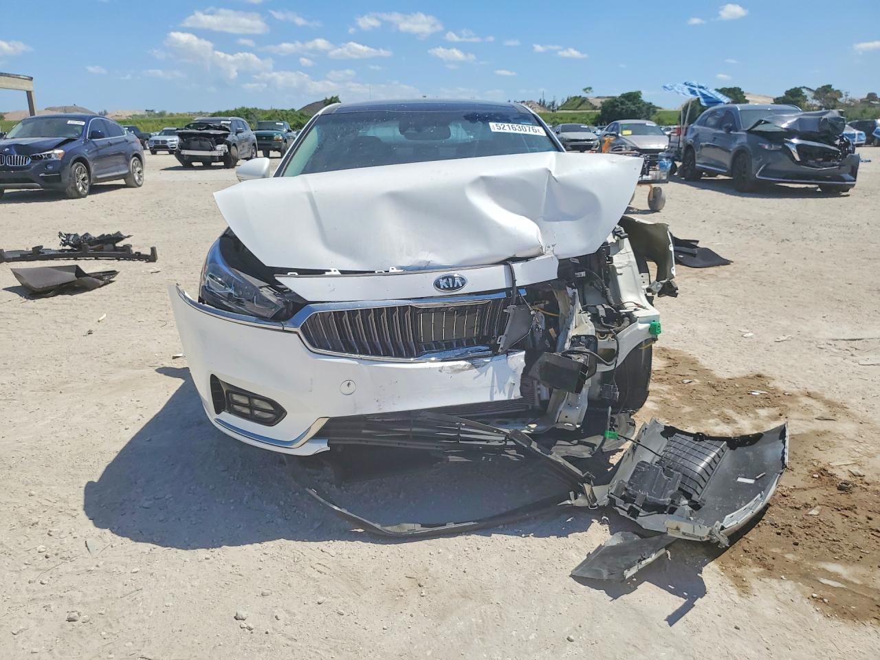 2019 Kia Cadenza Limited, VIN KNALC4J13K5144969 — Front end
