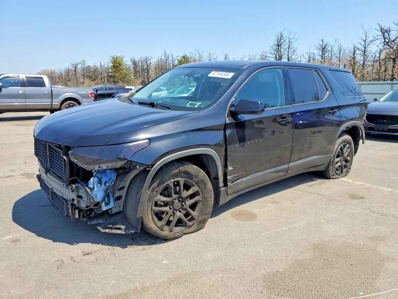 2019 Chevrolet Traverse LS, VIN 1GNERFKW6KJ153969 — Front end
