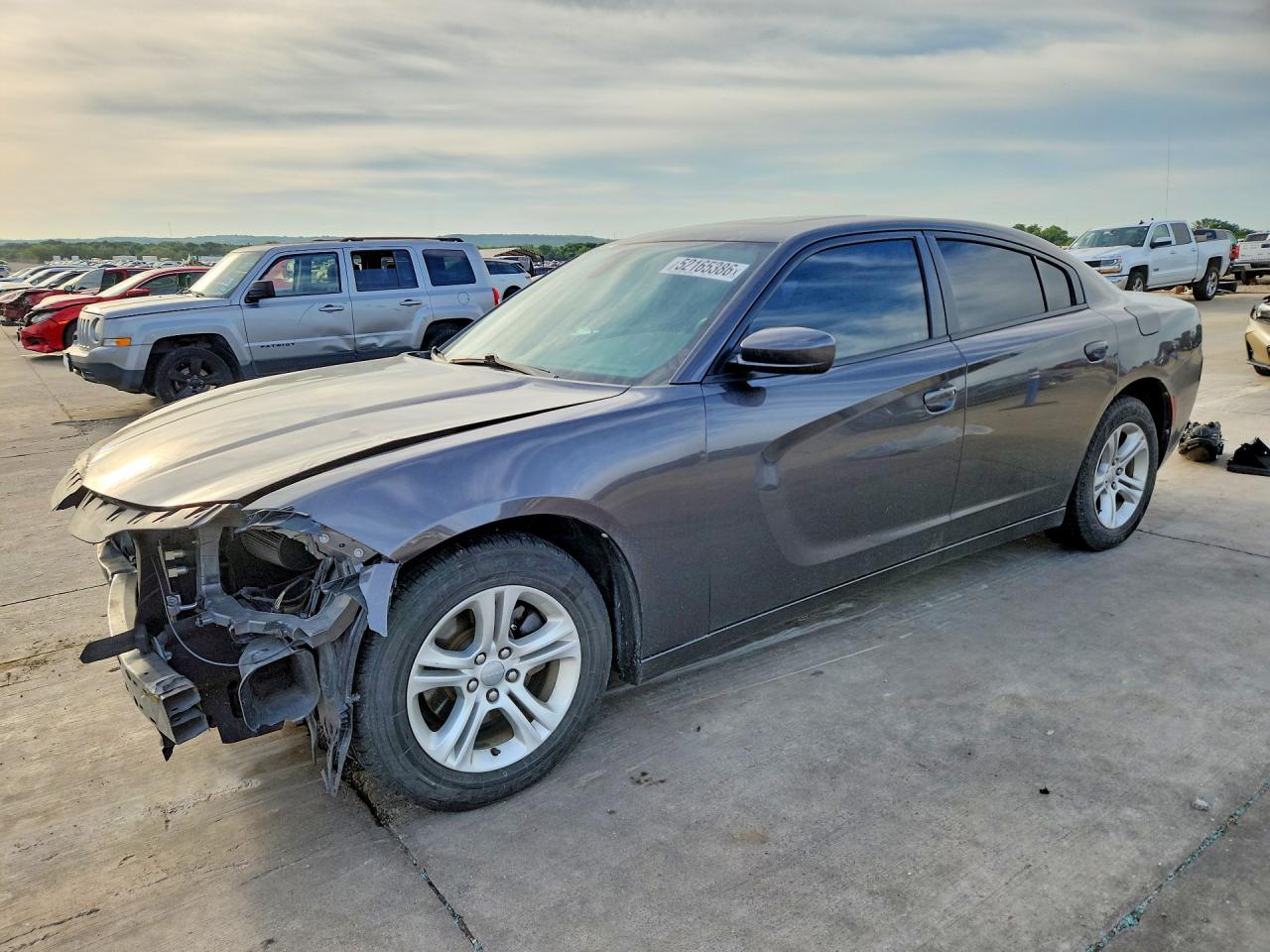 2021 Dodge Charger SXT, VIN 2C3CDXBGXMH522175 — Front end
