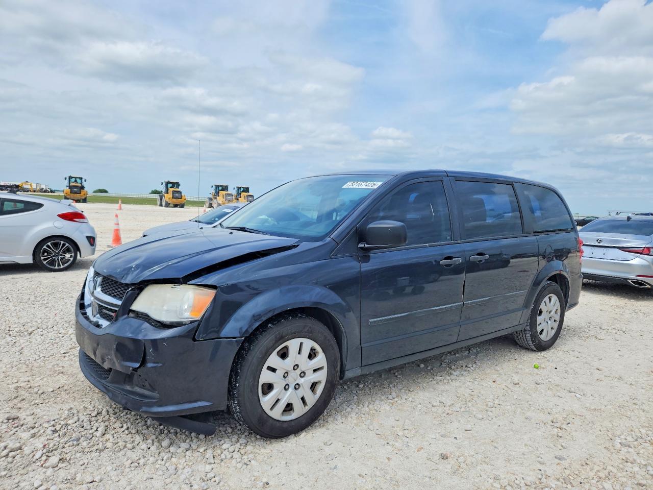 2014 Dodge Grand Caravan SE, VIN 2C4RDGBGXER463050 — Front end