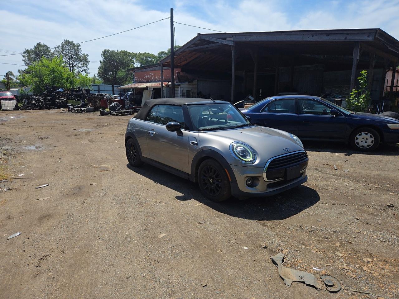 2020 MINI Convertible Cooper, VIN WMWWJ3C0XL3L01427 — Мелкие вмятины и царапины