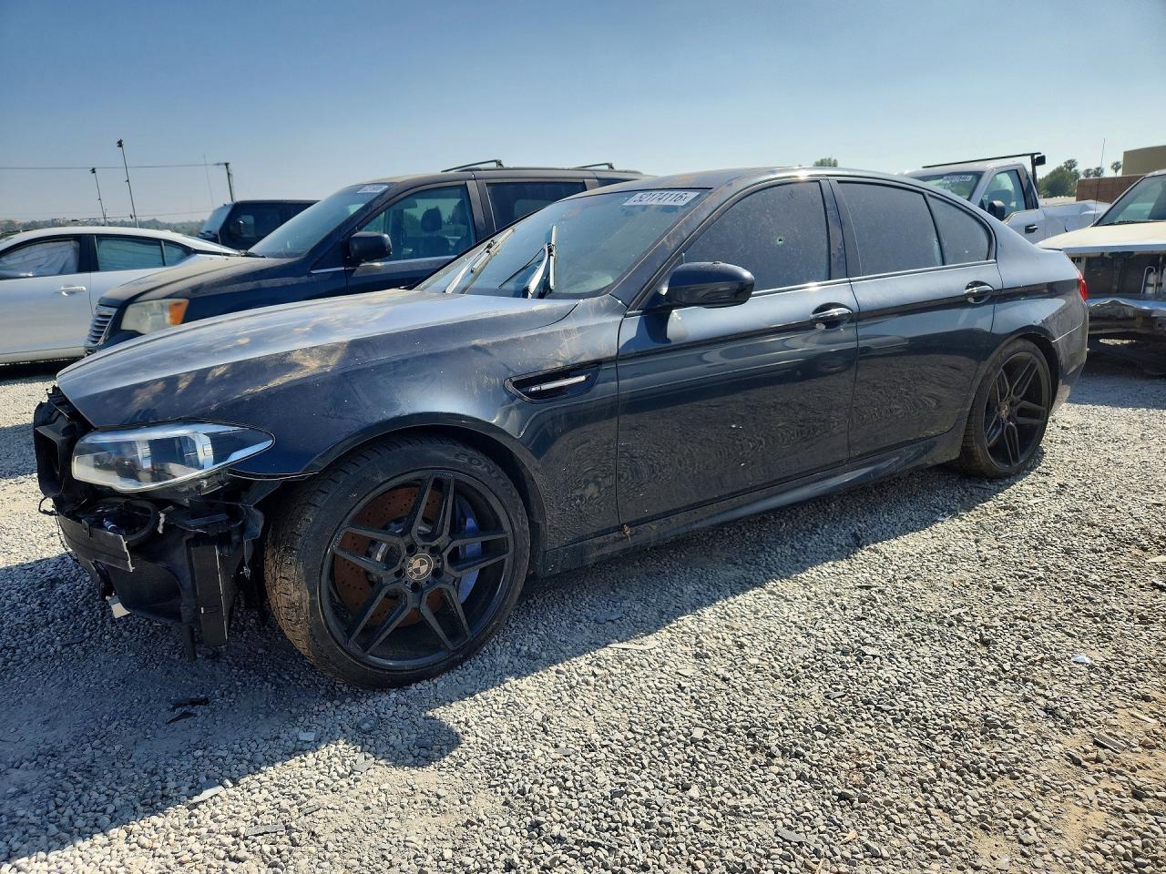 2016 BMW M5, VIN WBSFV9C53GG343211 — Перед
