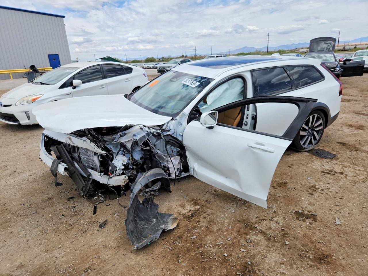 2026 Volvo V90 Ultra, VIN YV4062NLXT1205740 — Front end